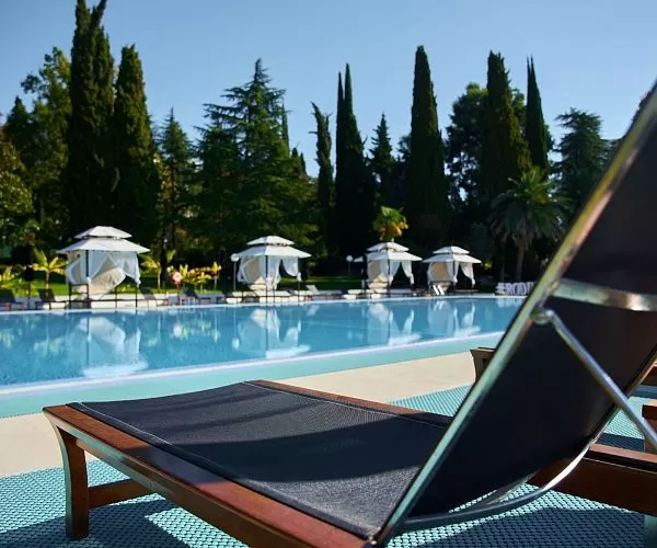 Бассейны и зал