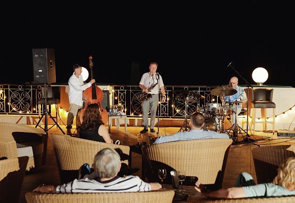 Встречаем бархатную осень под звуки джаза